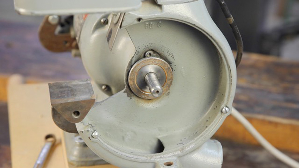 Stuck lock nut on grinder wheel : r/Tools