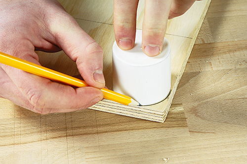 Tracing radius on convertible coffee table footboard