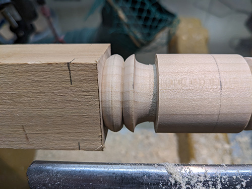 Adding the design elements from a duplicated stool leg