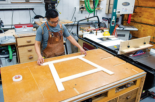 Laying out leg assembly templates for dining table