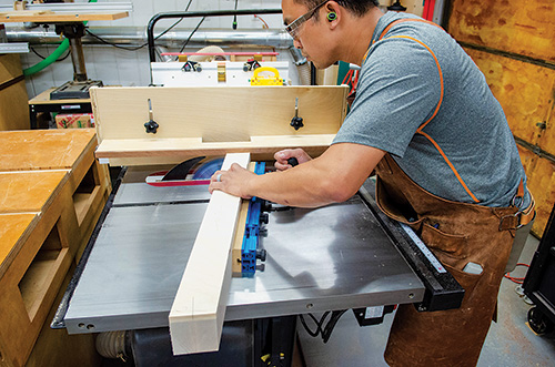 Using dining table templates to guide table saw cuts