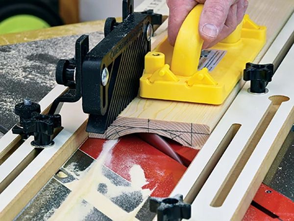 Using a table saw to cut out a rounded cove