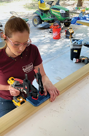 Using beadlock joinery jig to secure frame joint