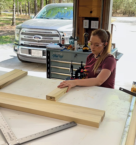 Clamping cross braces for tall table base