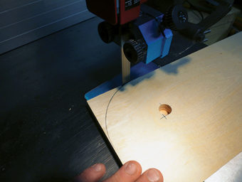 Cutting side rail curve with band saw