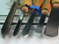 Turning tools with freshly sharpened edges