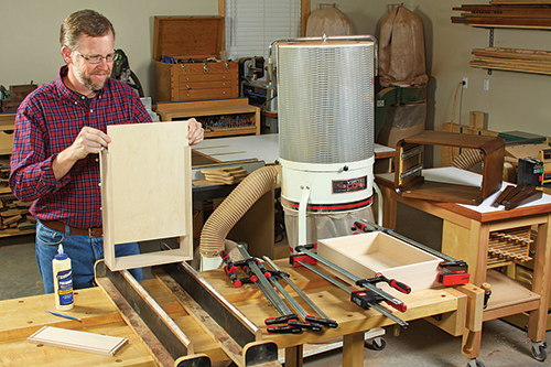 These light-duty drawers have rabbet-and-dado corner joints.