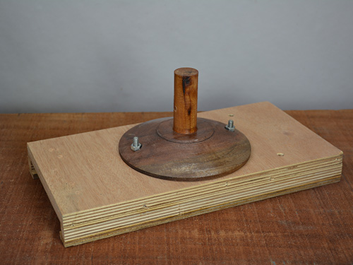 Wood mount for router jig with wide base