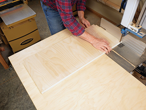 Shaping cabinet base with band saw