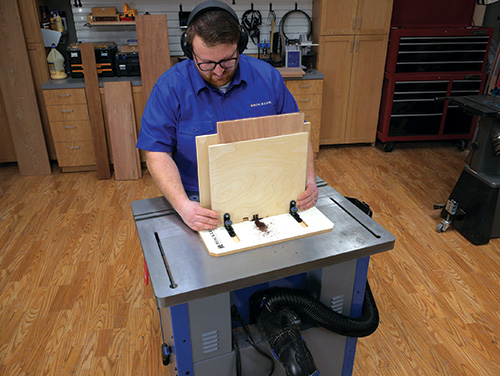 Cutting box joints with box joint jig on router