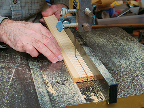 Cutting lattice stock into square strips