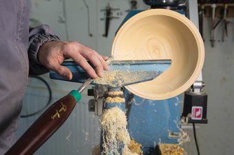 A Pro's Guide to Turning a Simple Bowl - Woodworking | Blog | Videos ...